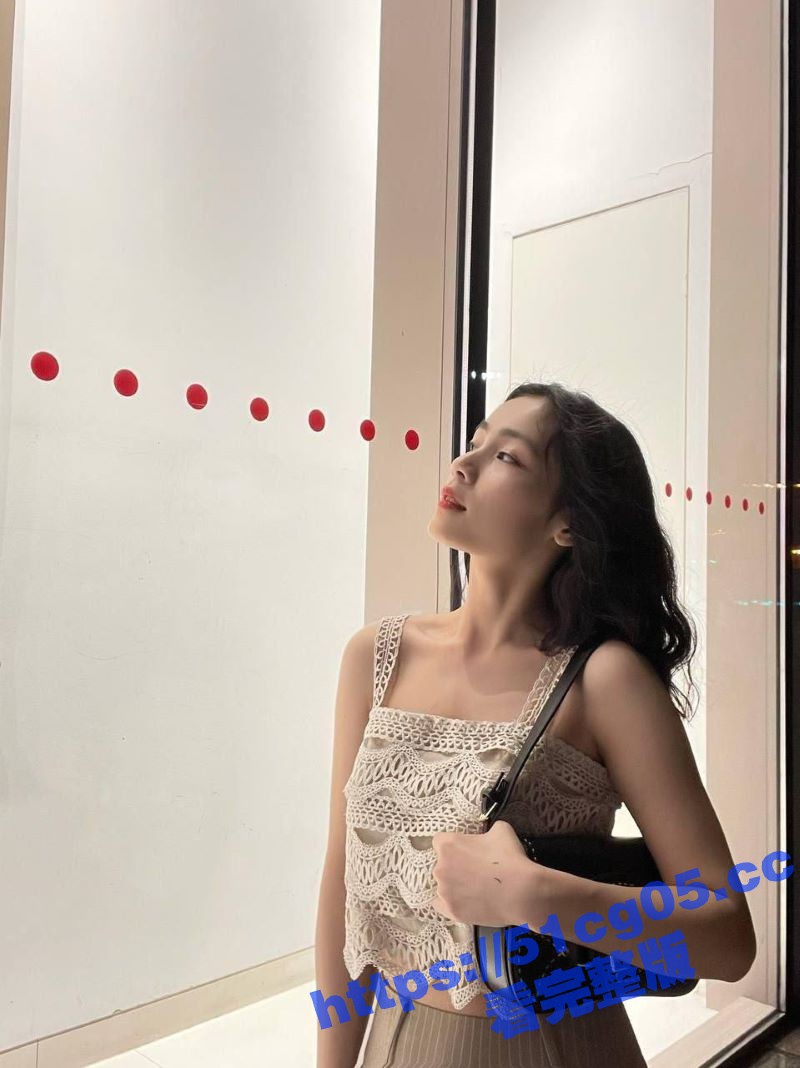极品高颜值母狗反差婊 李彤彤 被无套狂干 白浆都被操出来了 明明很舒服却摇头喊不要呀