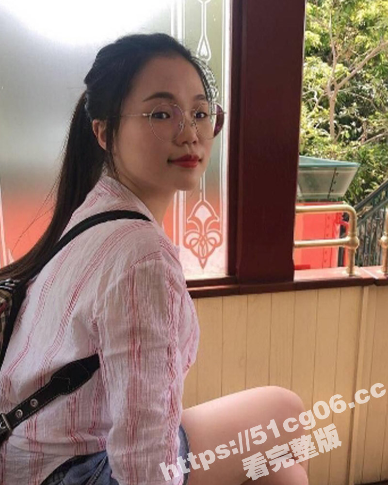 眼镜反差婊已婚少妇 相关图片