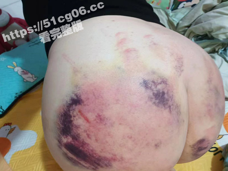 痛痛痛！小姐姐坐摩托相关图片