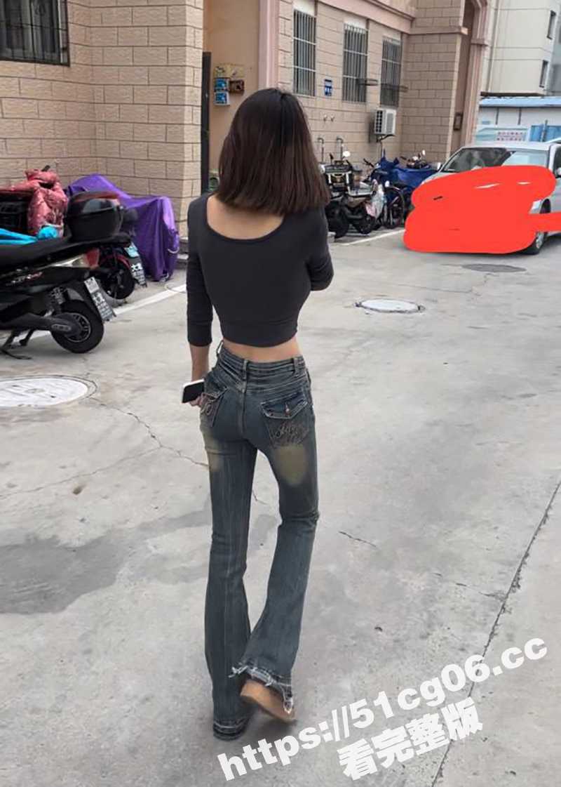 极品骚婊反差女神 樱花雪 床上同时伺候两位金主爸爸！这款带虾线的肉丝连裤袜是不是很有感觉呢？