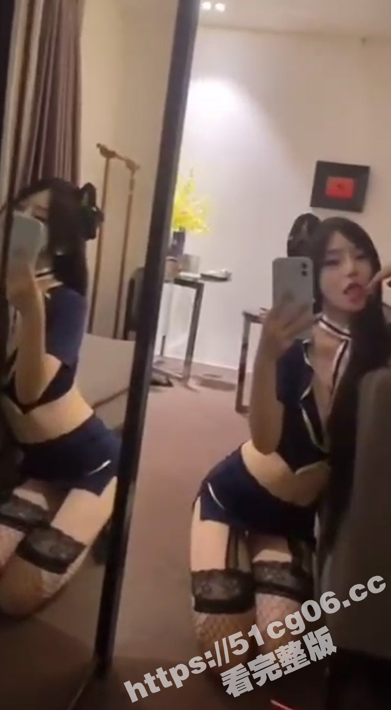 露脸才是王道！性感反差女神 song 温婉的气质却充斥着一股骚劲儿 道具自慰无毛肥鲍高潮淫叫爽翻天
