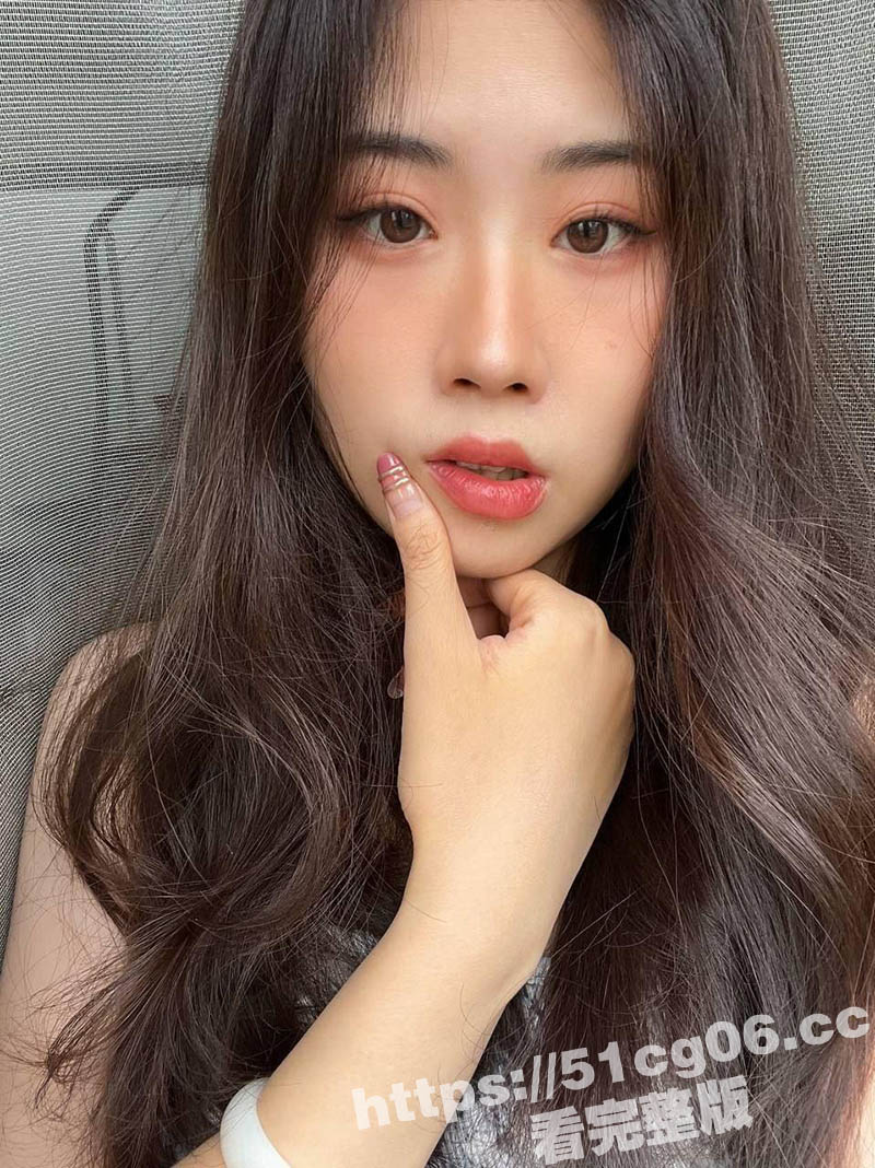 上海某传媒公司设计师 吉桂菁 刚结婚的大屁股骚货 人前良家人后淫娃 翘臀美腿超级诱人