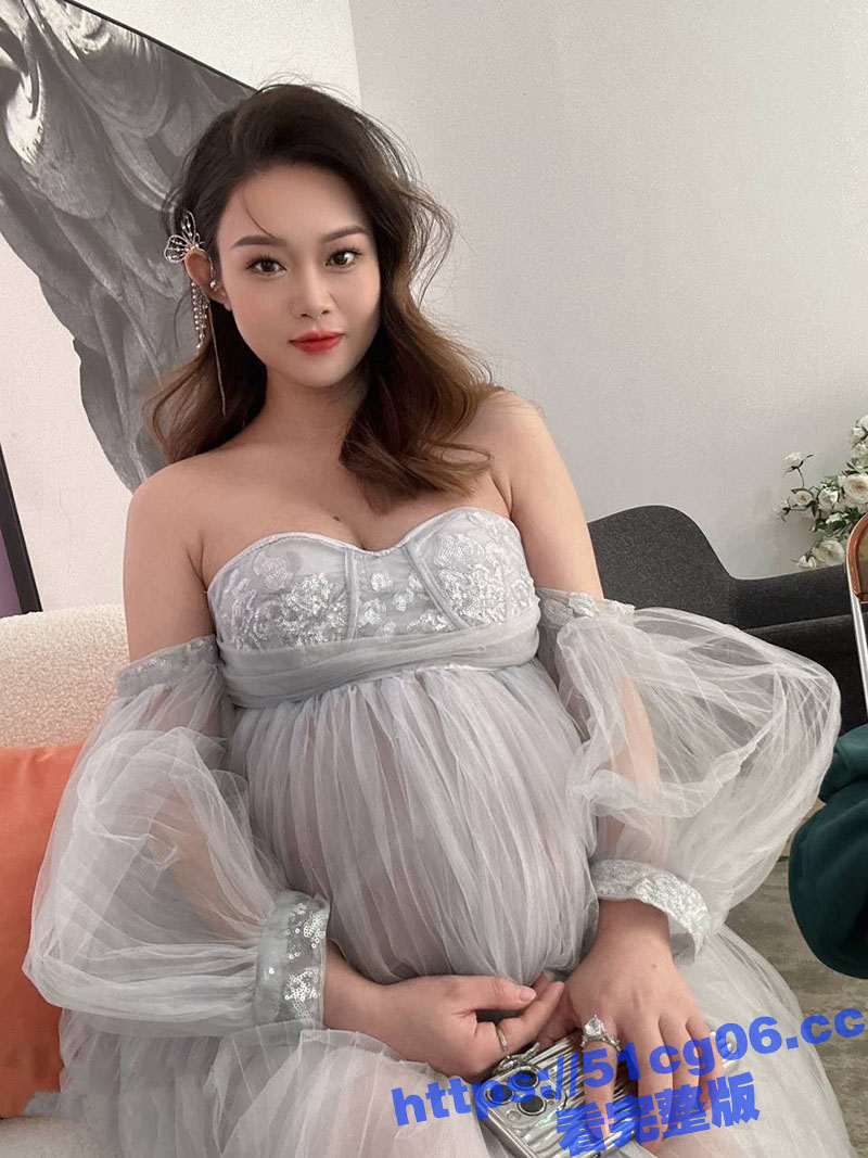 绿帽男淫妻分享 在单相关图片