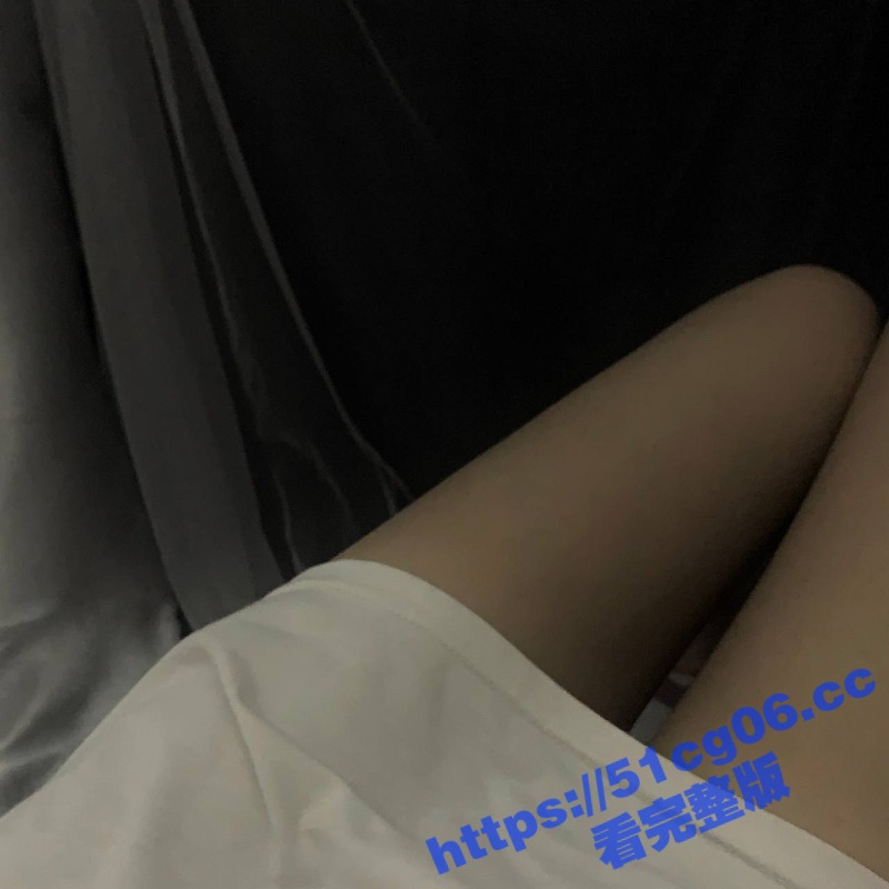 网友调教骚母狗 趴下相关图片