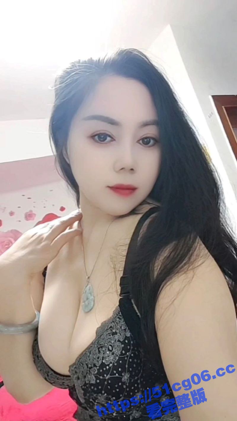 莞式全顶级一条龙！泉州女人味十足30岁丰满E奶御姐 服务顾客露脸自拍