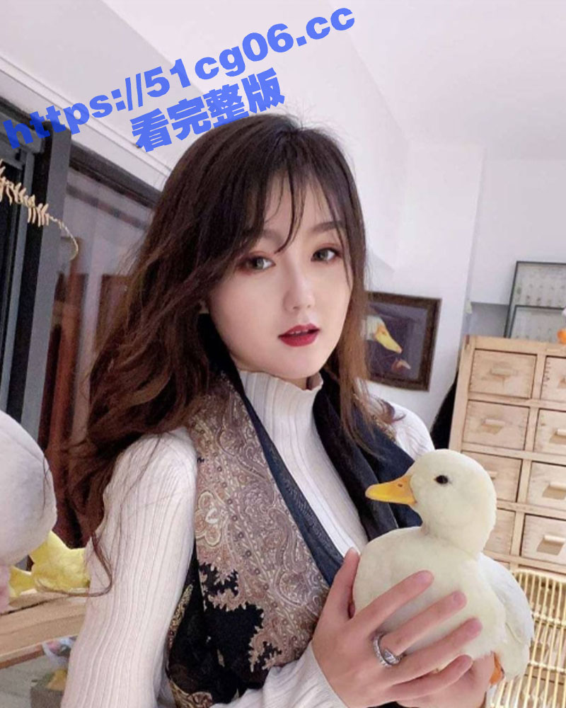 陕西骚货 张亚虹 跟男友激情啪啪 骚货在床上特别风骚 能舔会叫 被男友操到脸上出现潮红 全程浪叫不停