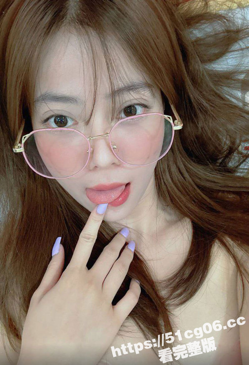 校花学生妹怎样安慰异相关图片