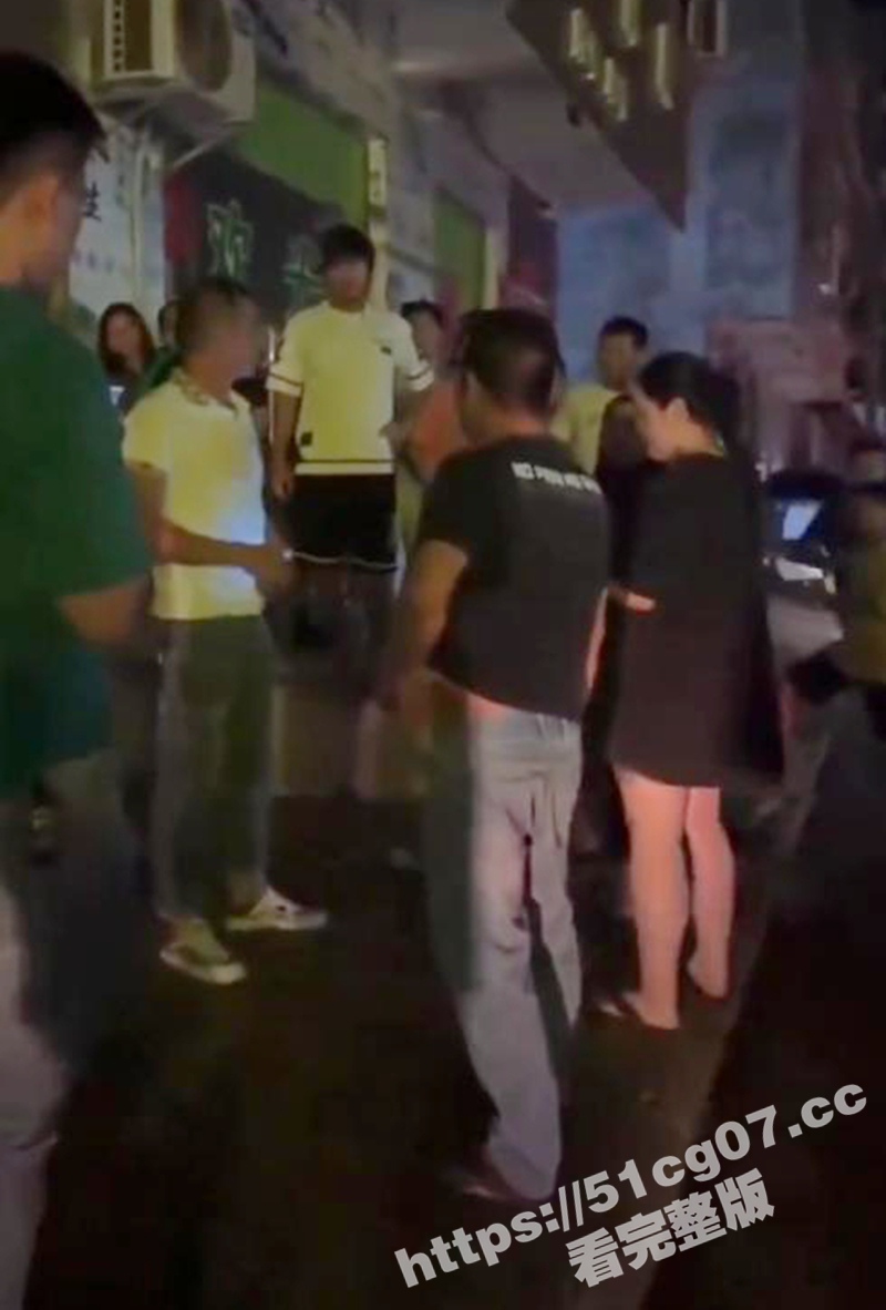 广东男子出轨被老婆当相关图片