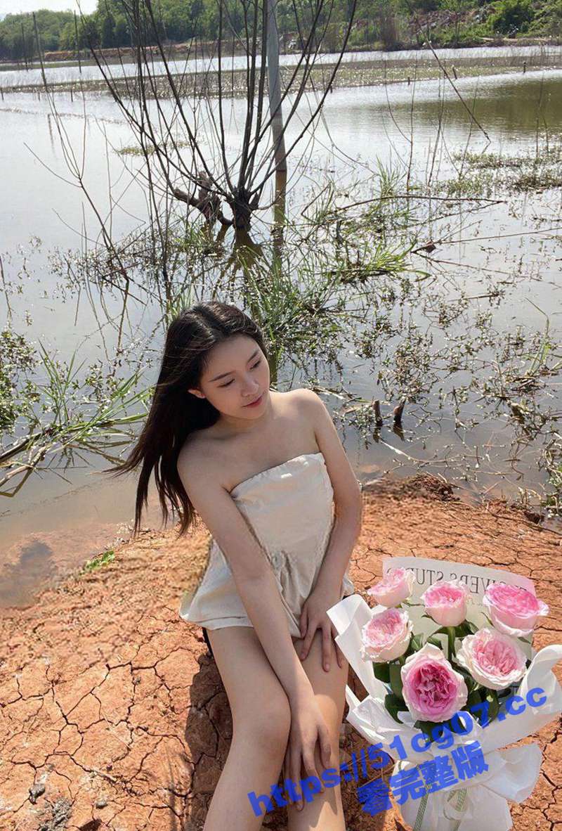 抖音网红小曲奇竟是推相关图片
