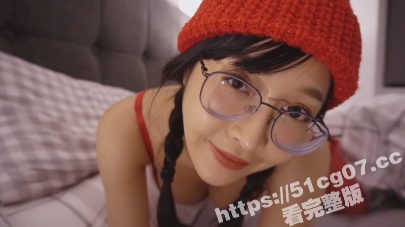 泰国人气ASMR主播 Deerlong 性爱自慰私拍精选 大奶眼镜妹极度淫骚 质量很高！