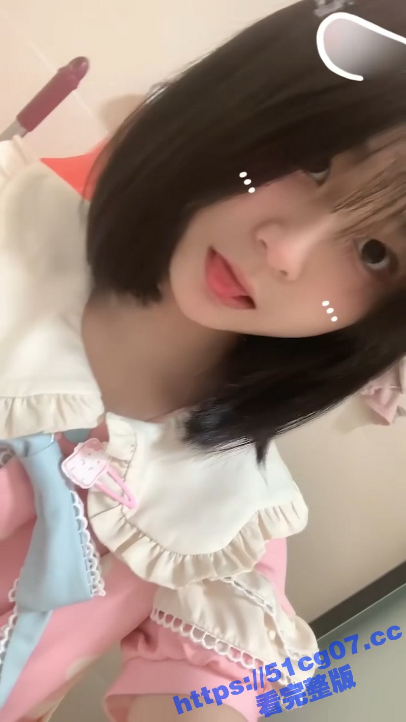 超级可爱的萝莉学生妹相关图片