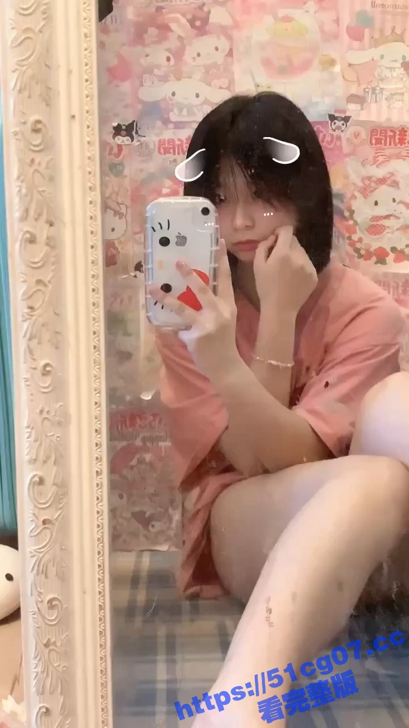 超级可爱的萝莉学生妹相关图片
