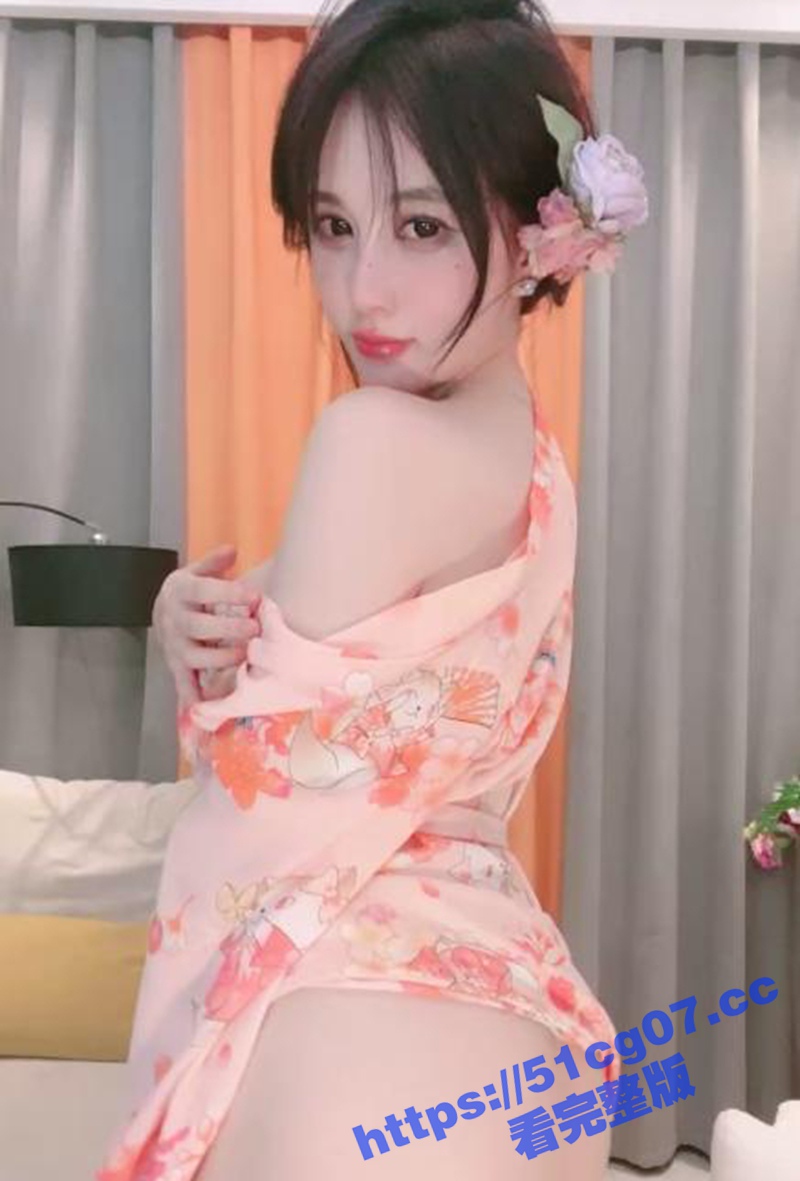 超美尤物网红女神 禾相关图片