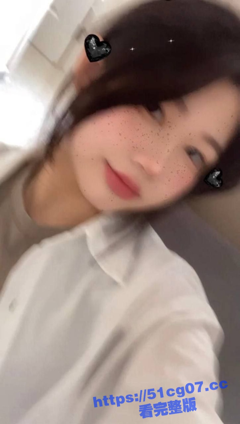 香港女大学生参加同学会 被灌醉带走肆意玩弄 粉嫩的小穴早已水汪汪