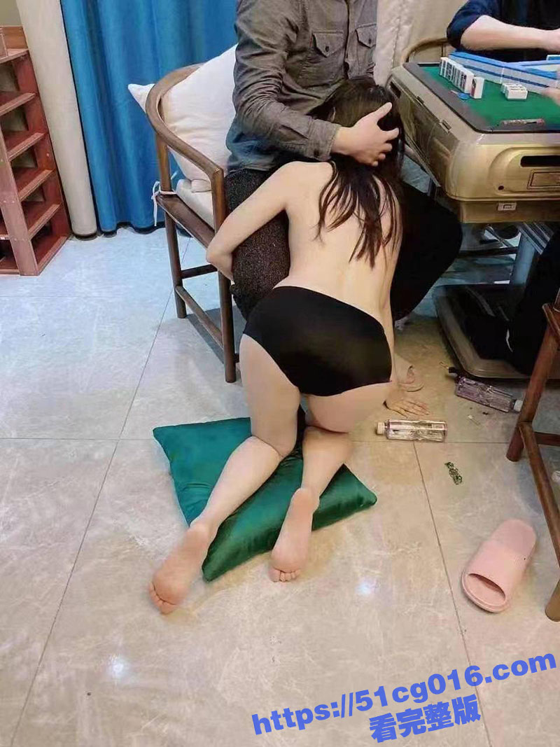 偷拍麻将馆的淫荡场面相关图片