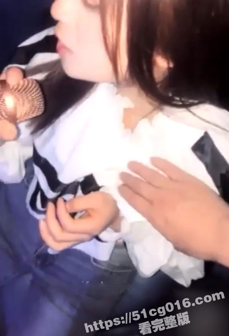 夜场KTV内女孩的真实陪客户日常分享！为了金钱的利益不惜用自己的肉体进行交换！