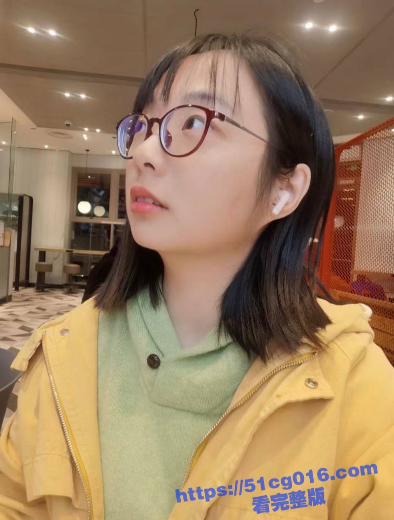 湖南长沙理工大学高材生 沈嘉玲 与学长私拍被流出天生媚骨奶子又挺又翘 叫声淫荡