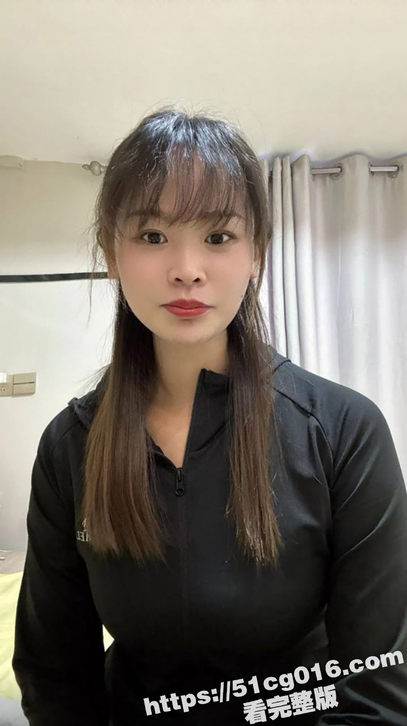 深圳龙岗大奶女神唐雪莹 24岁的极品母狗 有着36E的大奶 身材更是高挑修长 被跑友后入蜜桃臀私拍流出