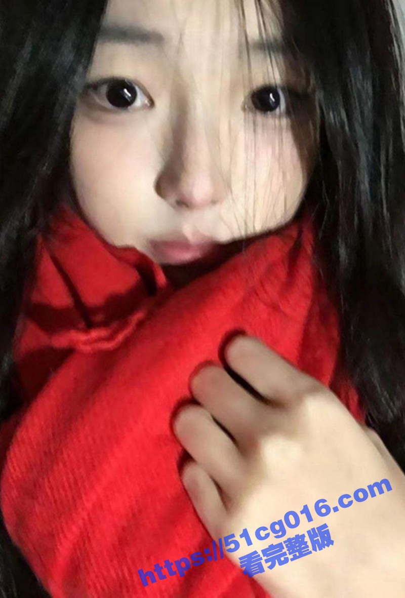 极品清纯小萝莉 肤白貌美气质佳 穿着黑丝水手服 被肥宅男闺蜜无套抽插 终于得到了女神的身子