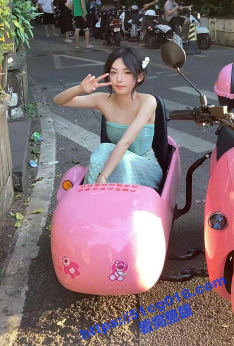 极品清纯小萝莉 肤白相关图片
