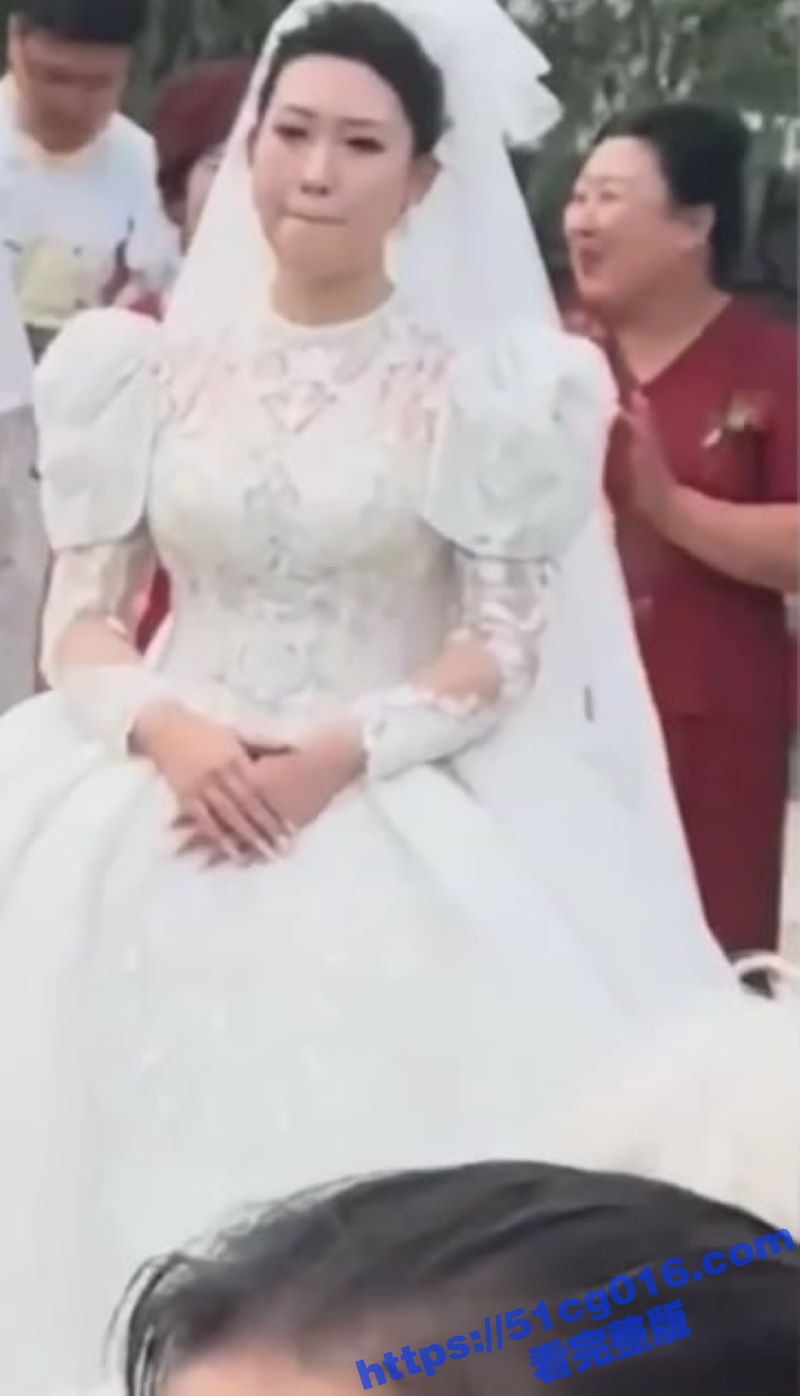 一对新人结婚 关注度相关图片
