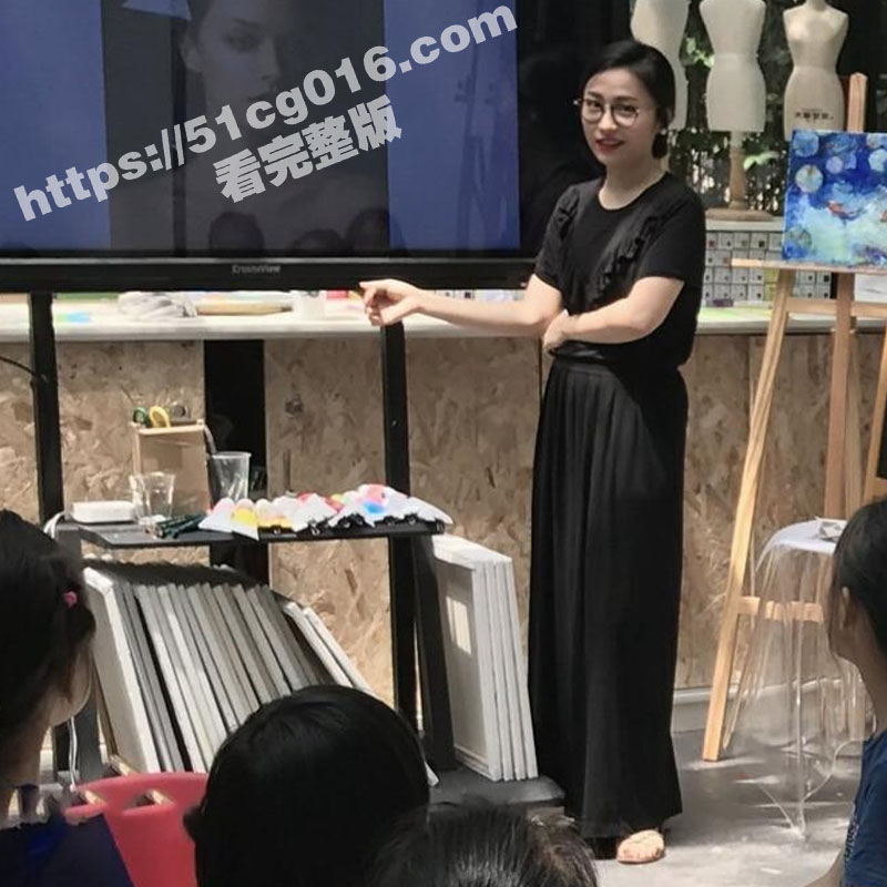 私生活很混乱的某贵族相关图片
