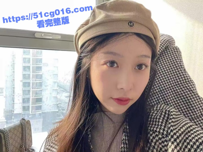 清纯学妹和男友私下自拍淫荡视频 平时生活中的傲娇女神 私底下这么骚！