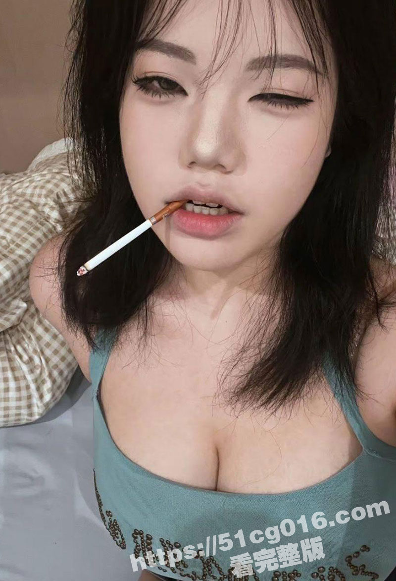 厦门工学院欧美身材的极品学生妹 郗悦彤 被炮友泄密性爱视频 校园公交车有钱就能上！