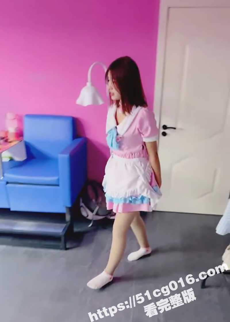 台球厅调教大学校花 舔脚、扇耳光、吃口水踩踏羞辱 女S 狂虐驯服萝莉小母狗！