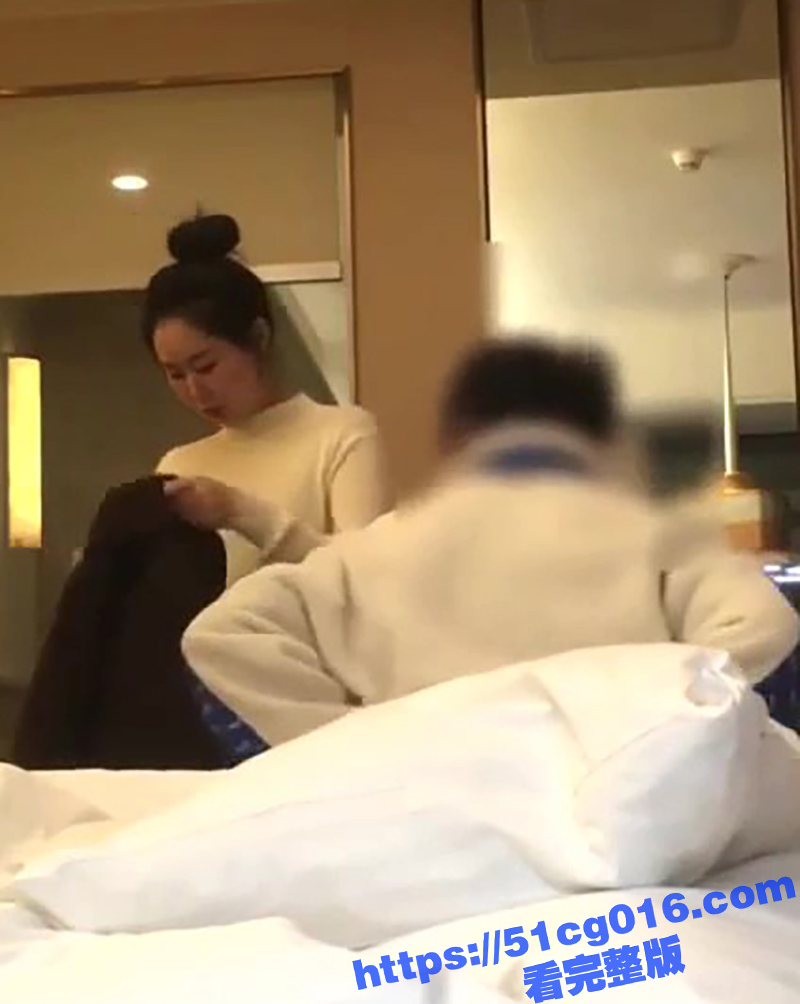 气质健身女教练 出轨偷情男学员 有着男友还出来约炮偷腥 健身的女人就是好 不仅性欲强身材好 而且还抗操