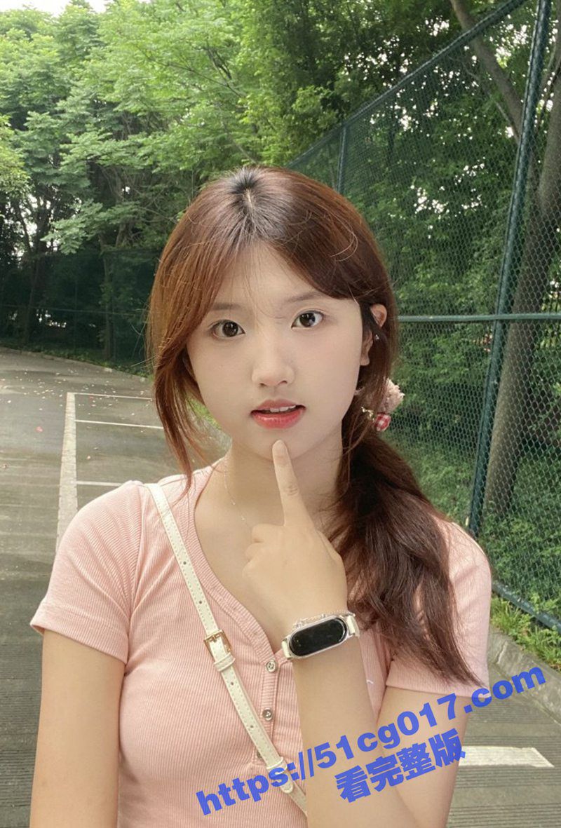 投稿新交女友 清新纯欲大一学妹 无套抽插无毛白虎粉穴 看着都紧 但是两分钟也太短了吧！