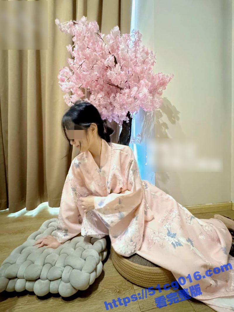 海角大神意淫自己妹妹新作 日式酒店一日游 白虎白嫩肥鲍的妹妹尽情展示自己身材