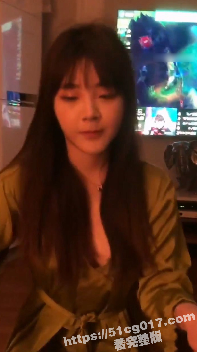 极品身材少女 和男友分手后 竟然被曝光私密视频 看这身材和颜值 也难怪前男友放不下呢