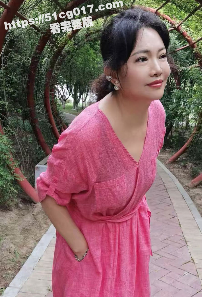 海角社区母子乱伦大神相关图片