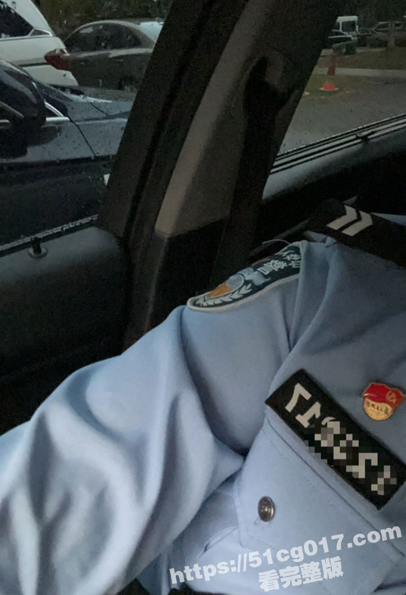 男警察天天意淫并偷拍相关图片