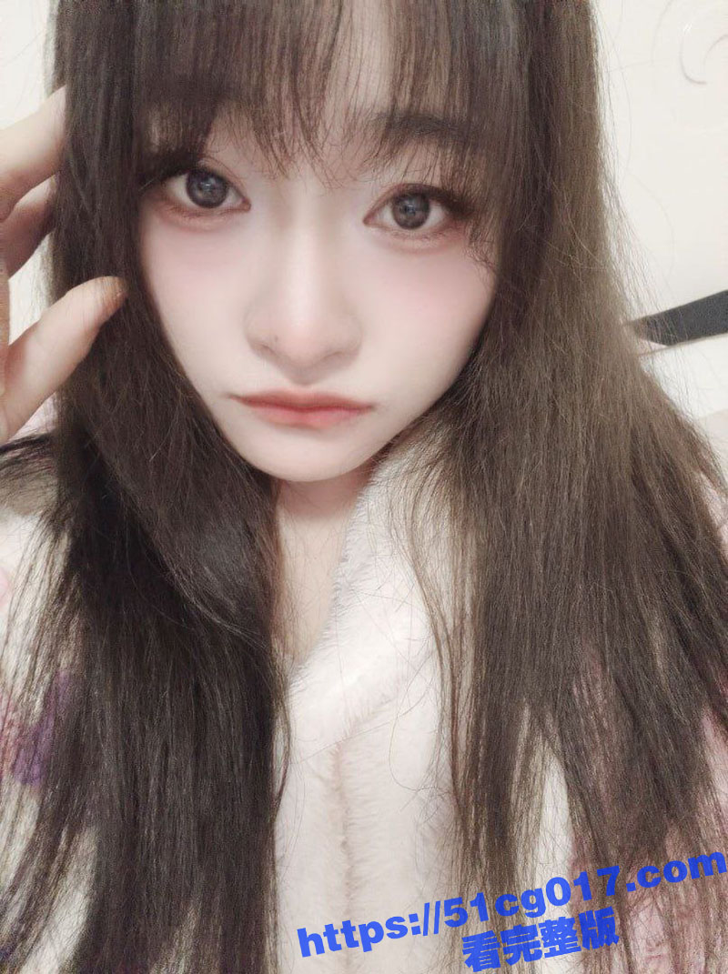 河南郑州反差婊谭沁雯 27岁清纯型E奶女神 天生的夹子音 美腿修长性感 和炮友约炮被曝光