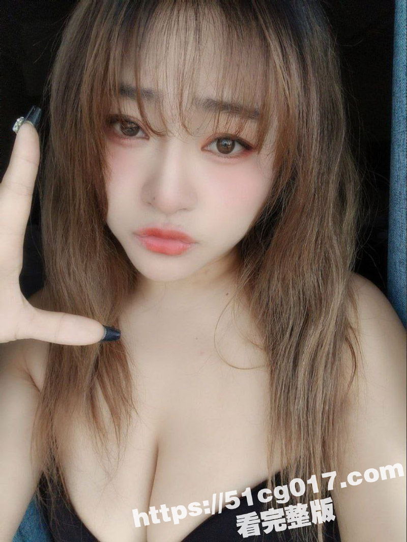 河南郑州反差婊谭沁雯相关图片