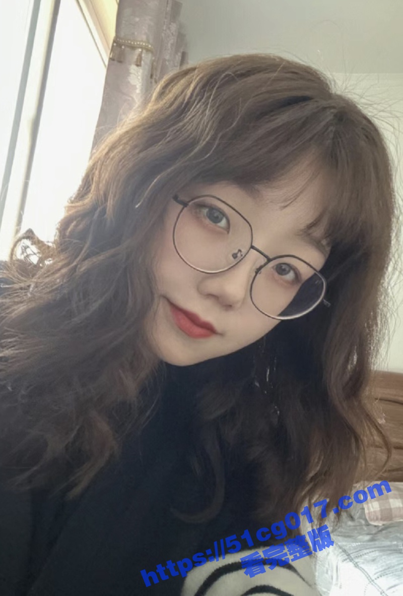 投稿微胖女学生 兼职暑假工 自拍性感照勾引热心肠老板 顶级丰乳肥臀真耐操啊！