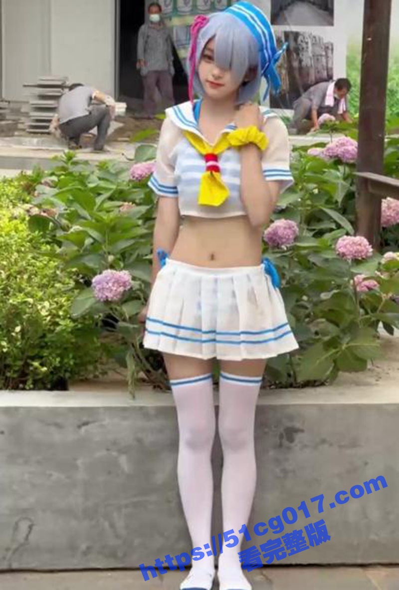 漫展抄底偷拍泳装蕾姆相关图片