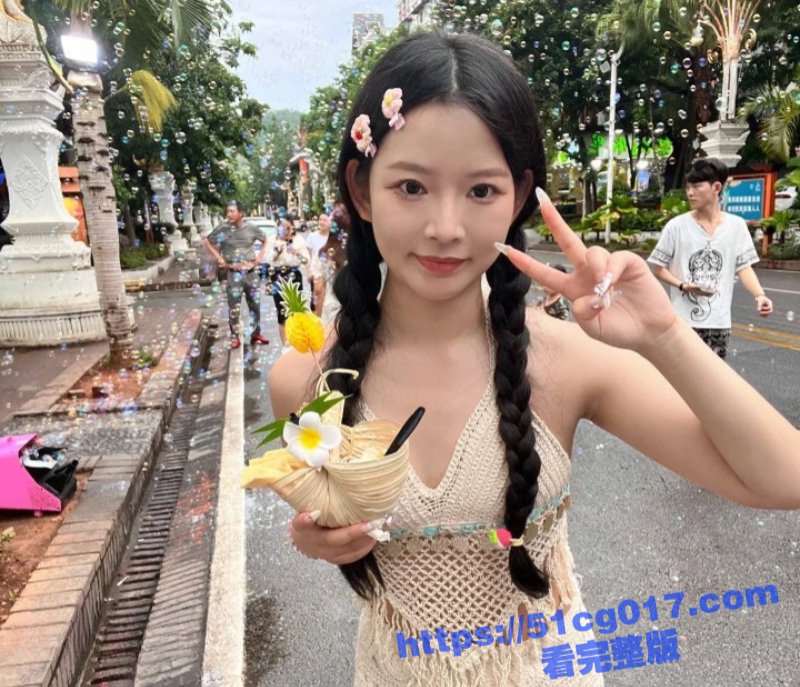 云南师范大学传媒学院大二学生妹 姜紫卉 外表清纯床上骚的很 和金主玩3P视频流出！