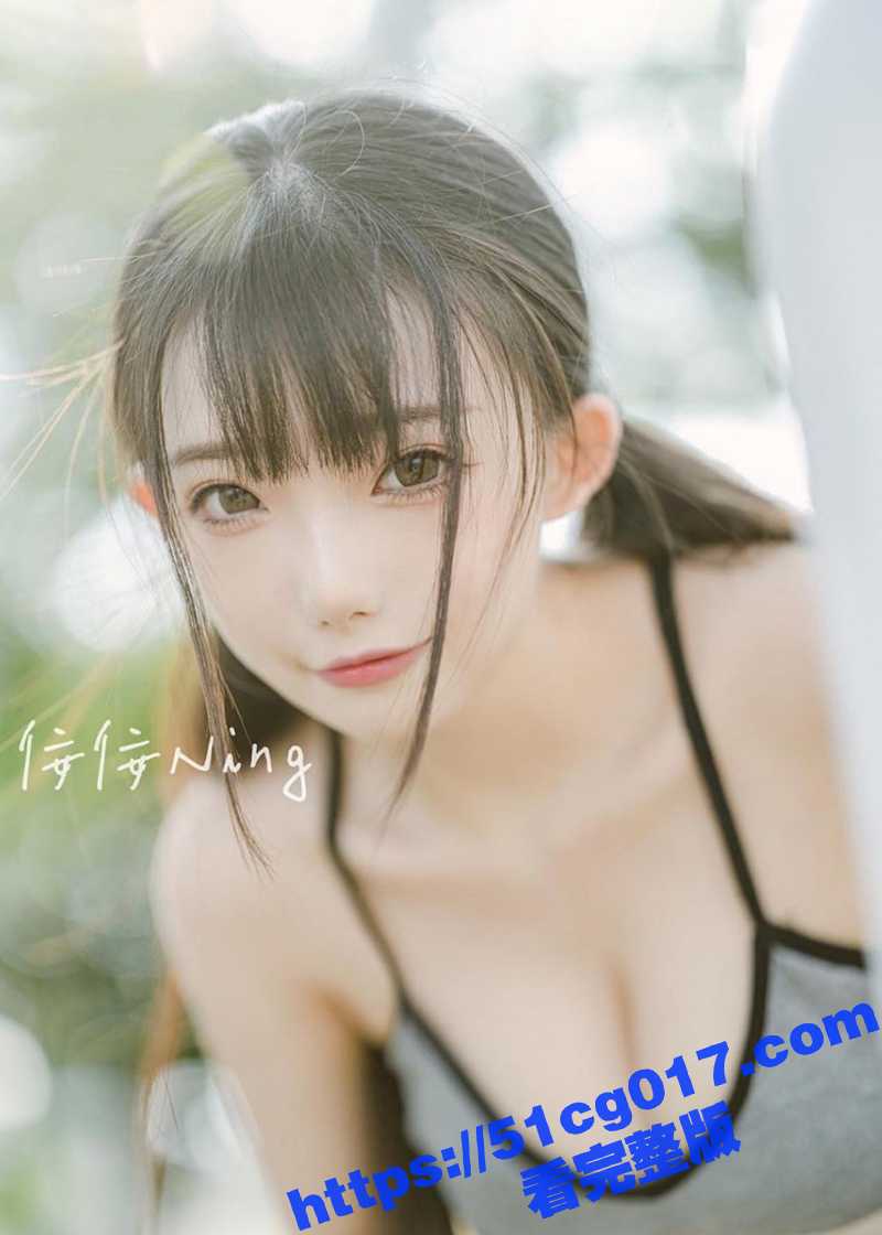 傻白甜学生妹 视频在线面试模特 猥琐男假冒系统机器人套路小姐姐 被脱光光全方位展示身材！