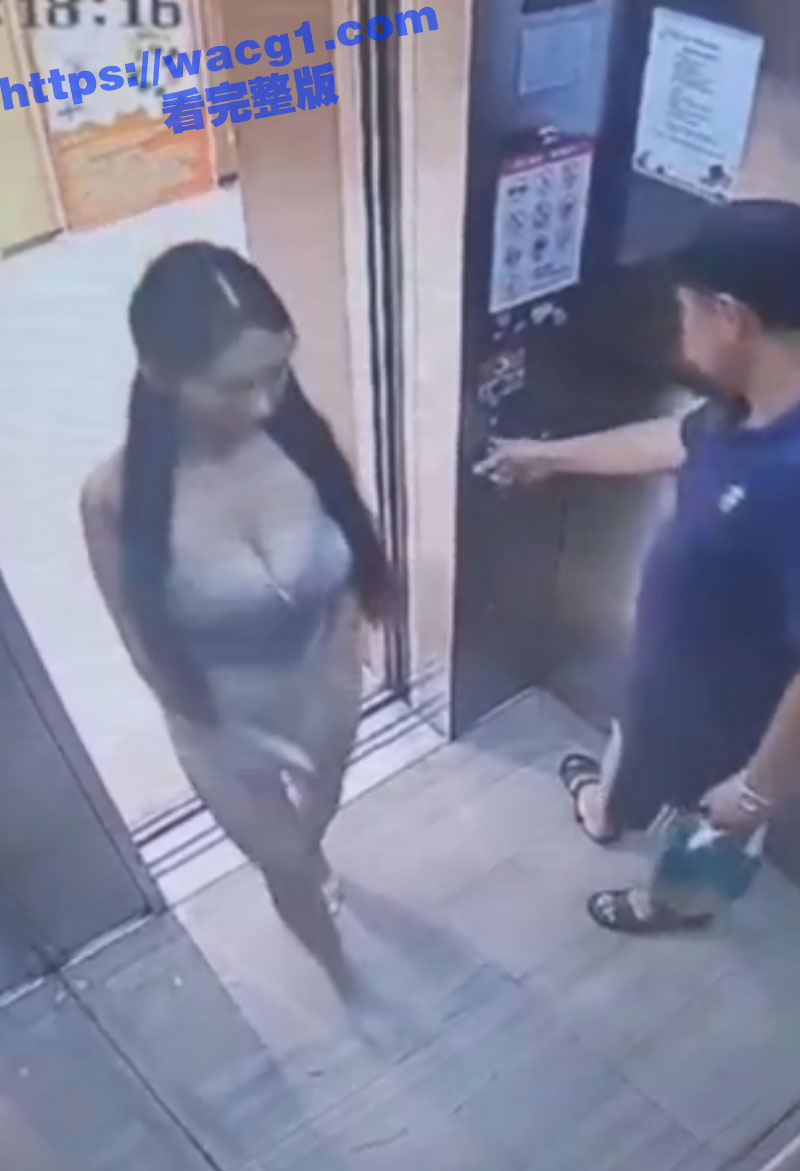 年过7旬的老大爷在电相关图片