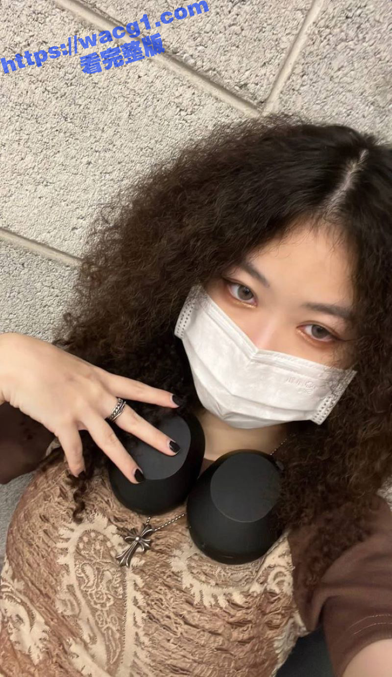 超骚的ig女神小婷与相关图片
