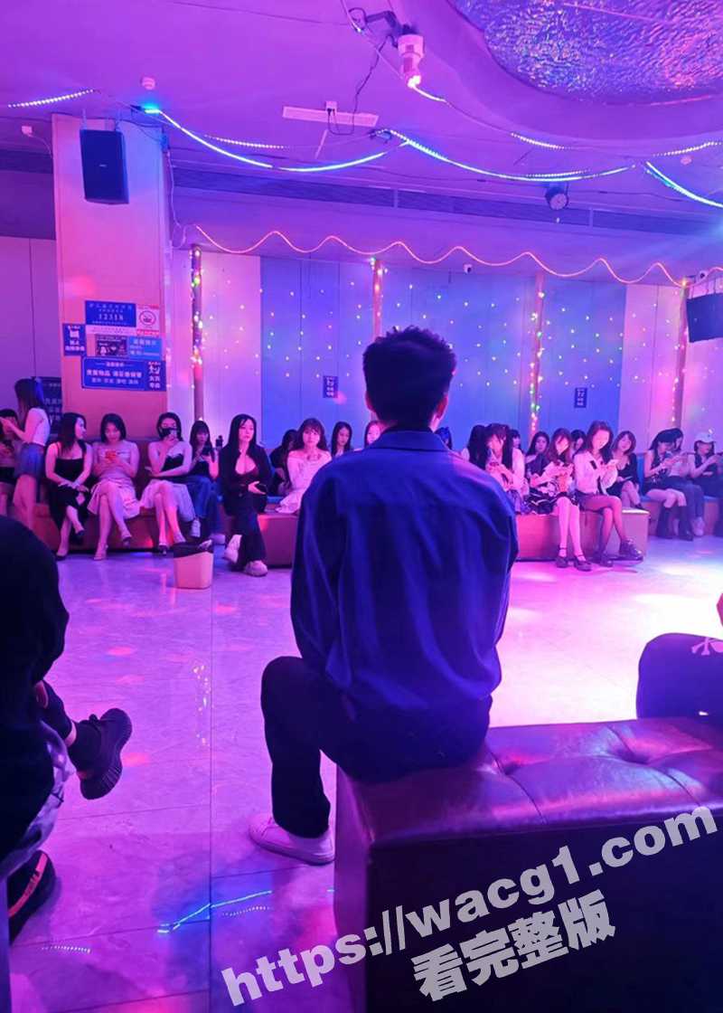 成都舞厅打卡偷拍揉奶撸管瞬间 同步曝光高质量捞金莎莎舞女郎的丑恶嘴脸 兄弟们记得避雷 ！