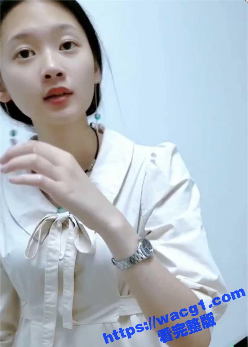 极品白裙子嫩妹上厕所相关图片