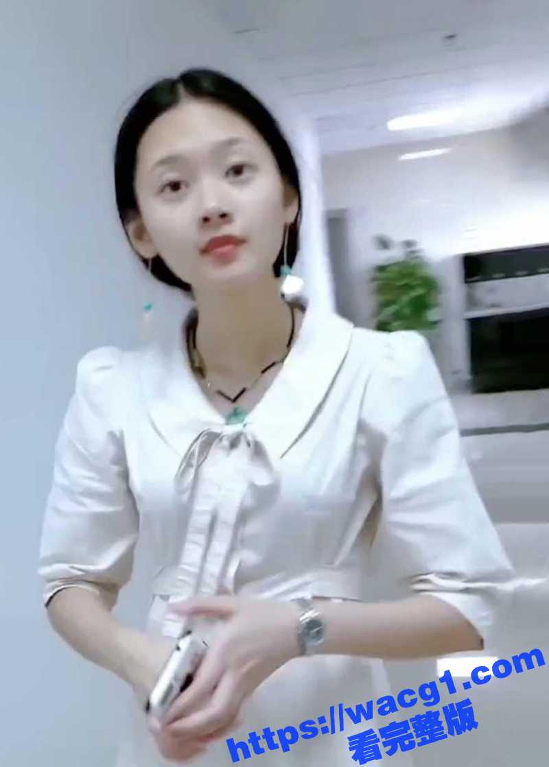 极品白裙子嫩妹上厕所相关图片