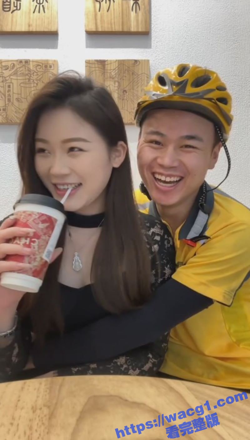 极品火辣身材美女全裸拿外卖 勾引美团外卖小哥进门操逼 严重怀疑这是美团外卖员招募宣传片