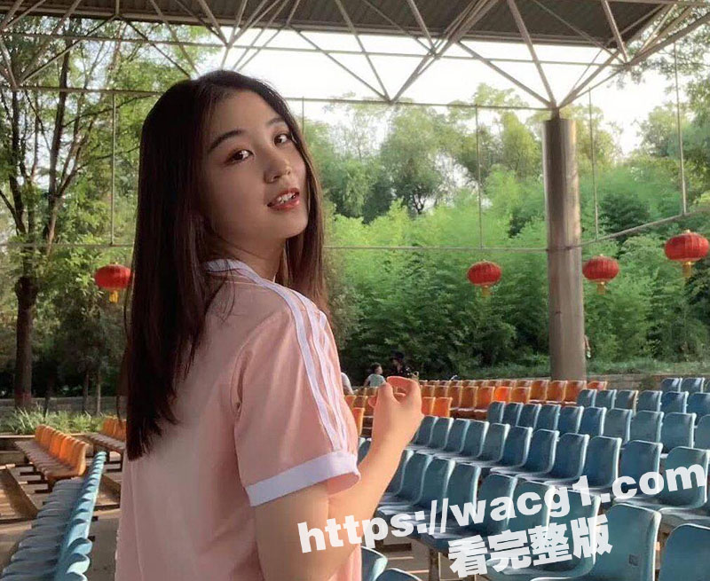 西安反差妹曾凡琳 带点m属性的骚货 平时非常爱健身 身材非常奈斯的女神 被渣男玩完后曝光