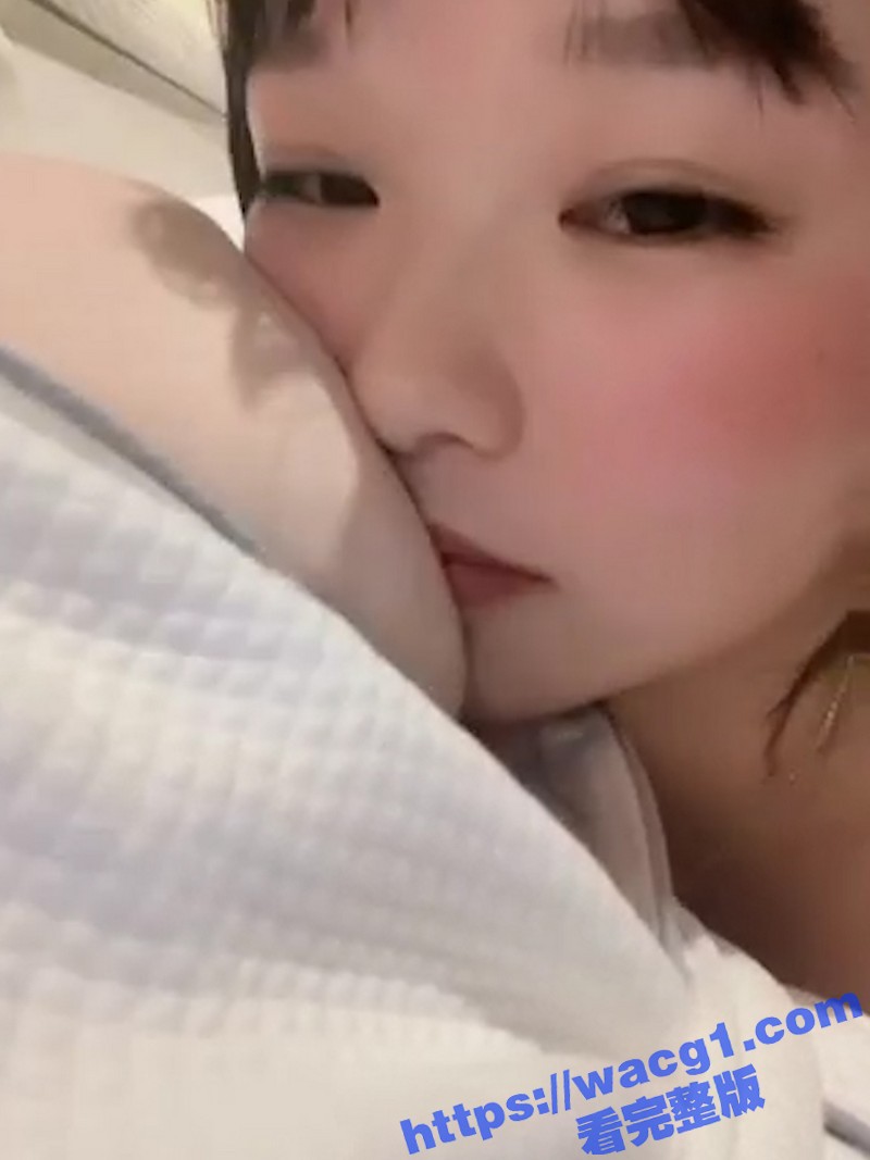 抖音巨乳擦边反差网红相关图片