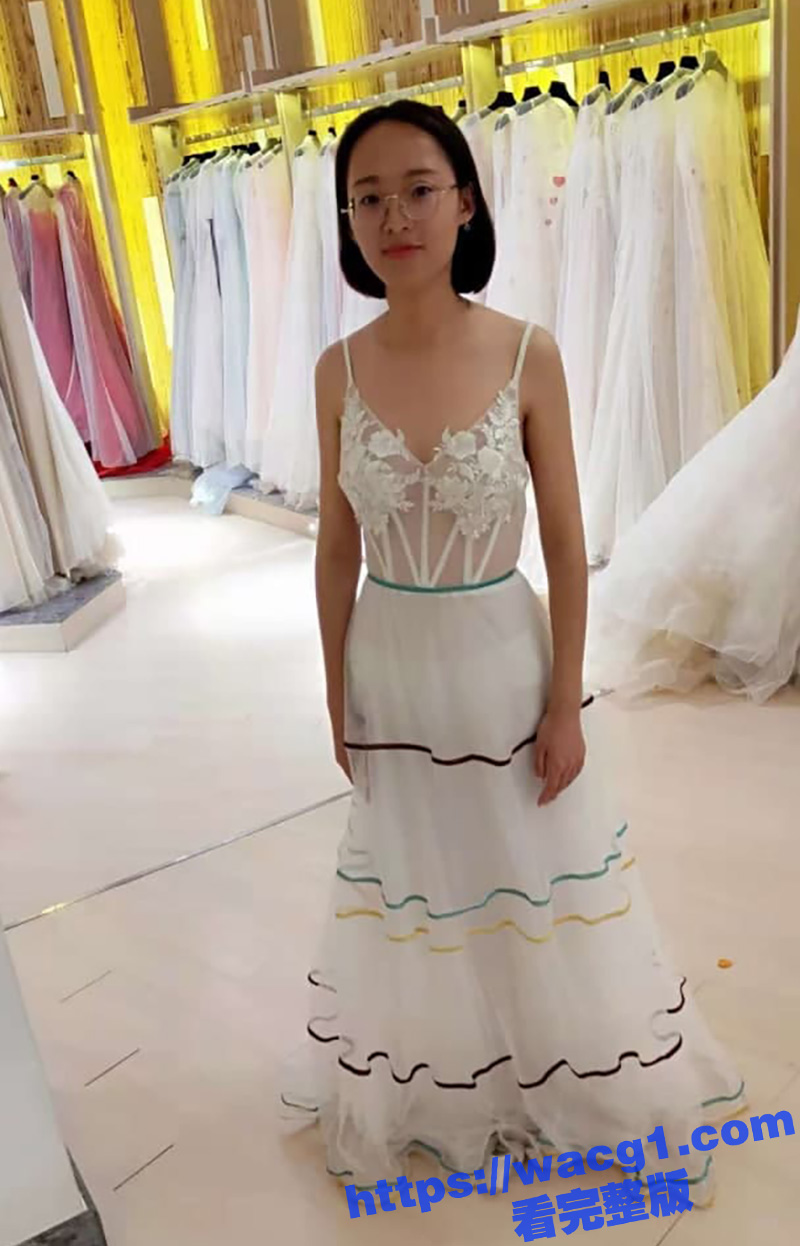 沈阳大奶眼镜娘冯爽 身材纤细翘臀巨乳 颜值一般但身材超赞 背着老公出来做母狗 被主人爆操骚穴